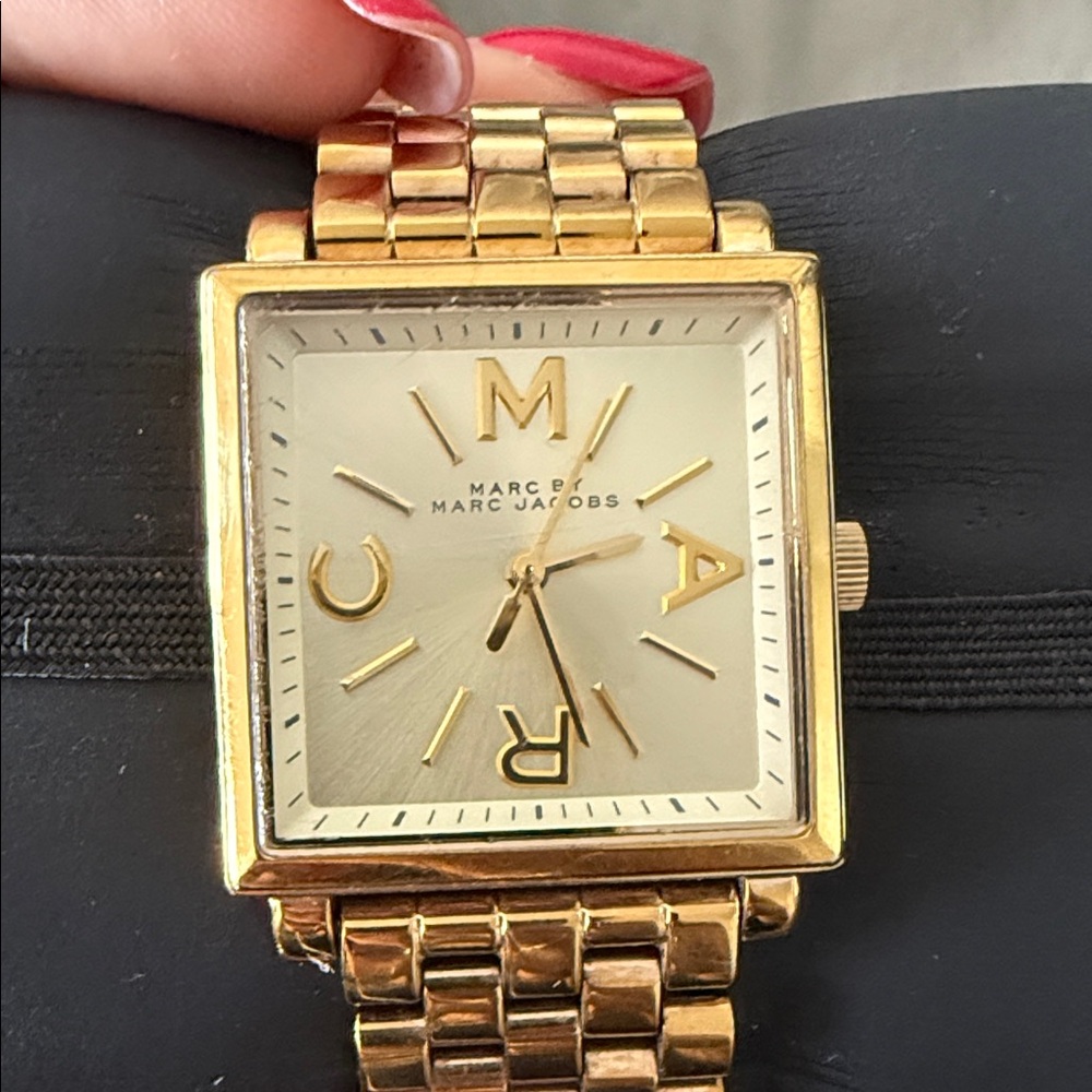 Marc Jacobs Gold-Tone Square Watch - Picture 4 of 5